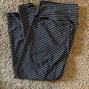 Lulu lemon stripped Wunder Under leggings
